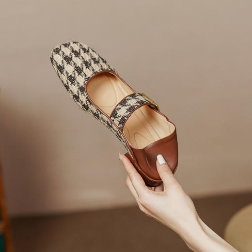 平底舒适，头层牛皮配流行格子织物单鞋PS1035 商品图2