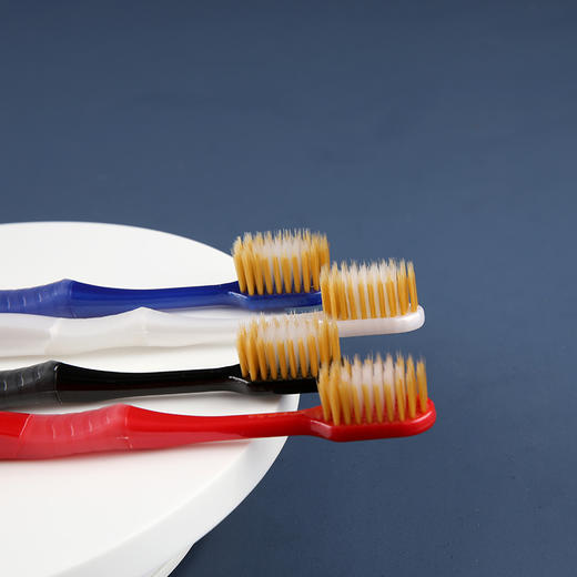 「日式宽头牙刷」饶益RAOYI 日式宽头软毛牙刷 12支/盒 高密植毛 深层清洁 绵柔亲和 舒适易清洁 商品图2