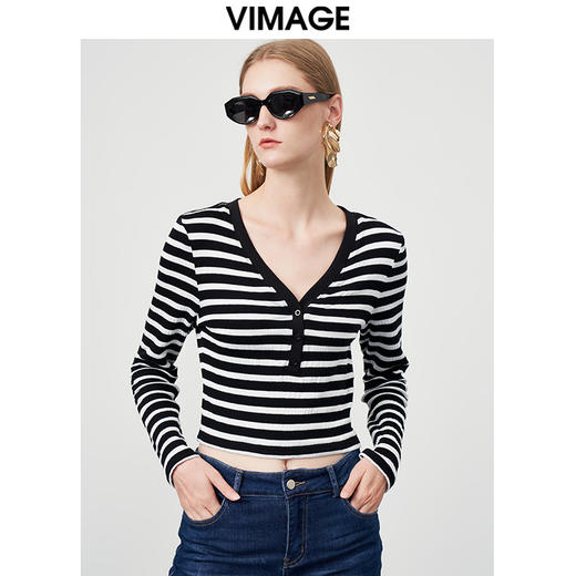 VIMAGE/纬漫纪秋季新款款时尚百搭条纹V领套头针织衫女上衣VC2213008 商品图3