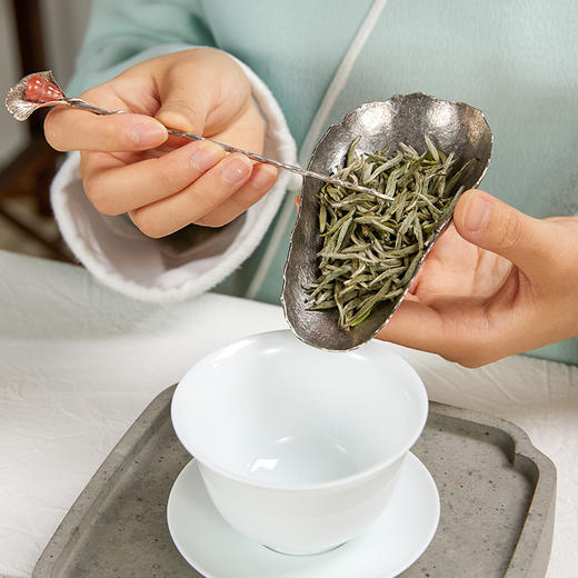 家天下系列丨2022年 压箱底 头采白毫银针 500g*2盒 商品图3