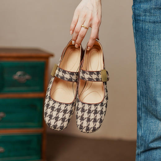 平底舒适，头层牛皮配流行格子织物单鞋PS1035 商品图1