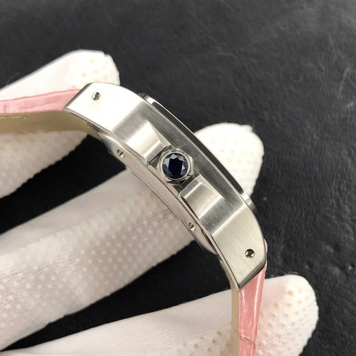 V6卡地亚山度士女士全自动机械手表，型号：W20126X8，表径44.2 x 35.6毫米，精钢表壳，蓝宝石水晶玻璃，女士，密底，防水100米 商品图14