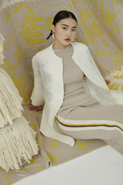 真丝羊绒相拼手工毛毡女大衣 SJS94W065W 商品图1