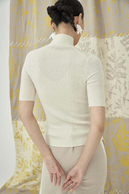 疗愈羊绒|半高领精纺短袖上衣 SJS94W064K 商品图2