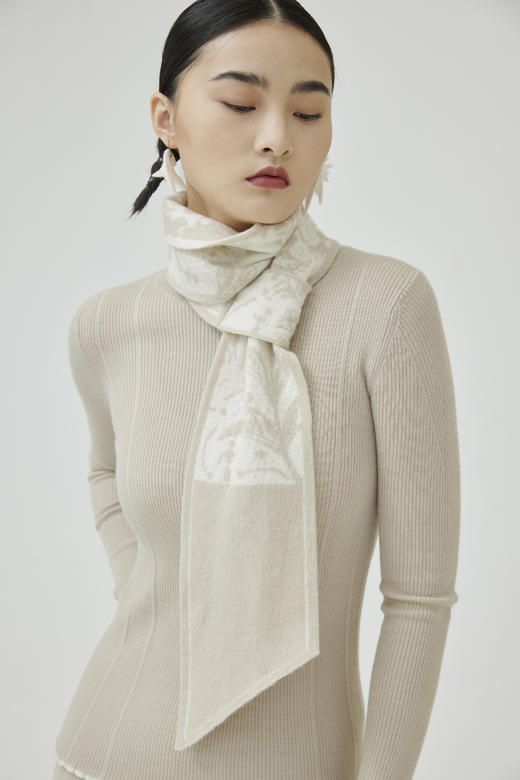 精纺羊绒圆领修身女套衫 SJF93W427A 商品图2