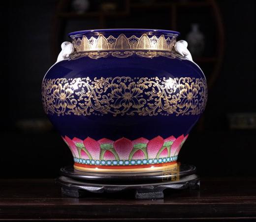 乾隆款粉彩描金海晏河清燕耳尊 商品图0