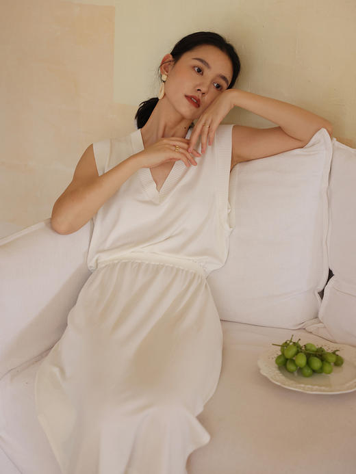 HeyDress法式针织连衣裙女夏季白色V领收腰显瘦设计气质无袖裙子 商品图4