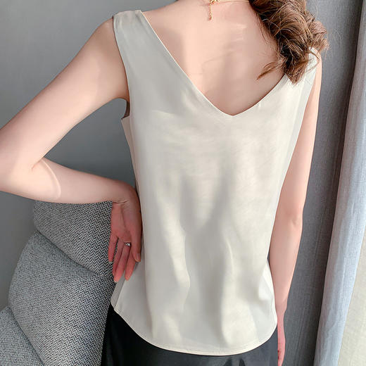 QHJY-JY2157新款韩版宽松宽肩v领美背吊带背心女西装内搭性感无袖吊带女 商品图1