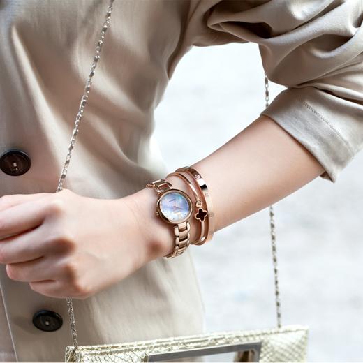 西铁城（CITIZEN）光动能女表贝母盘时尚钢带款EM0533-82Y 商品图10