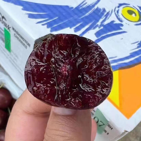 车厘子9行超大的硬货车厘子，果子炒鸡硬，口感特别甜，杆子碧绿脆甜多汁，味道浓郁。 商品图0