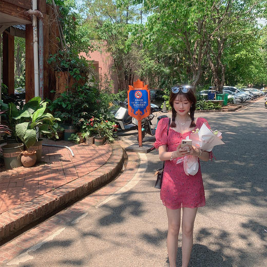 【三角梅XS/S码】金蘑菇菇 明艳碎花组～巨显白的高饱和度连衣裙 商品图0