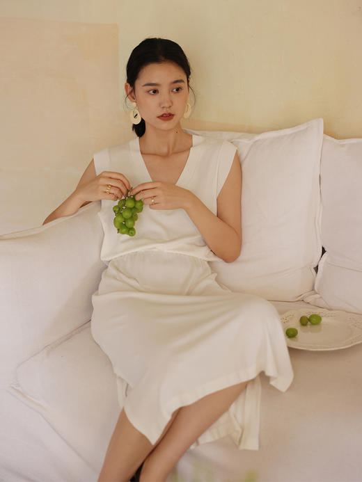 HeyDress法式针织连衣裙女夏季白色V领收腰显瘦设计气质无袖裙子 商品图0