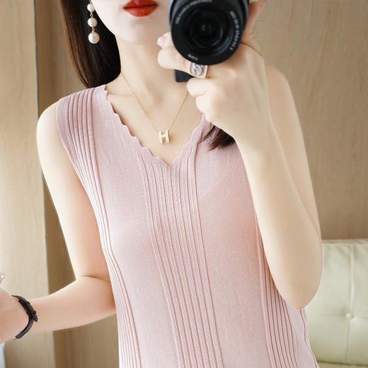 QHJY-JY2275时尚曲珠冰丝吊带背心女V领宽松显瘦内搭薄款针织衫外穿无袖上衣 商品图0