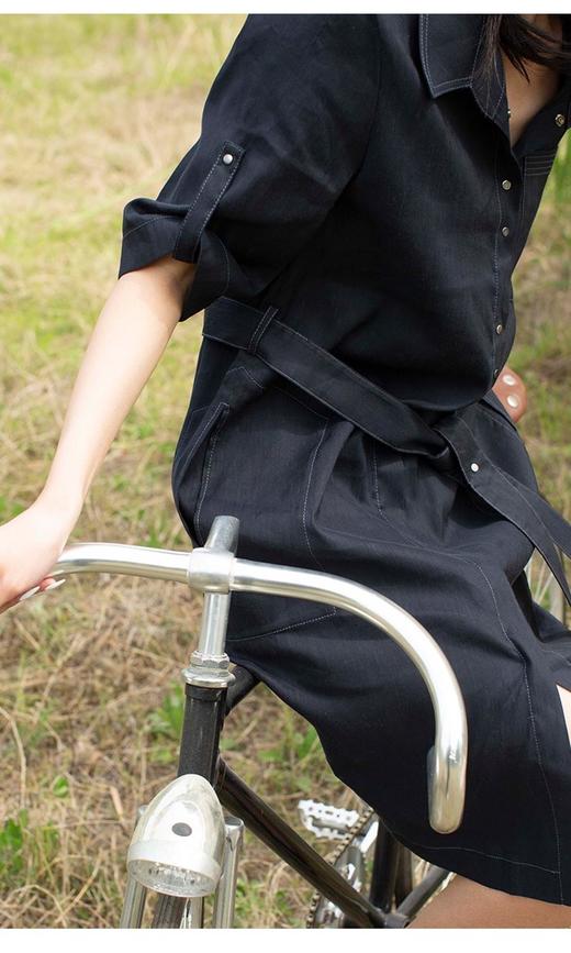 2楼名邦服饰藏青色亚麻连衣裙 商品图0