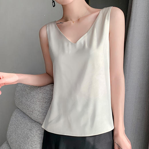 QHJY-JY2157新款韩版宽松宽肩v领美背吊带背心女西装内搭性感无袖吊带女 商品图3