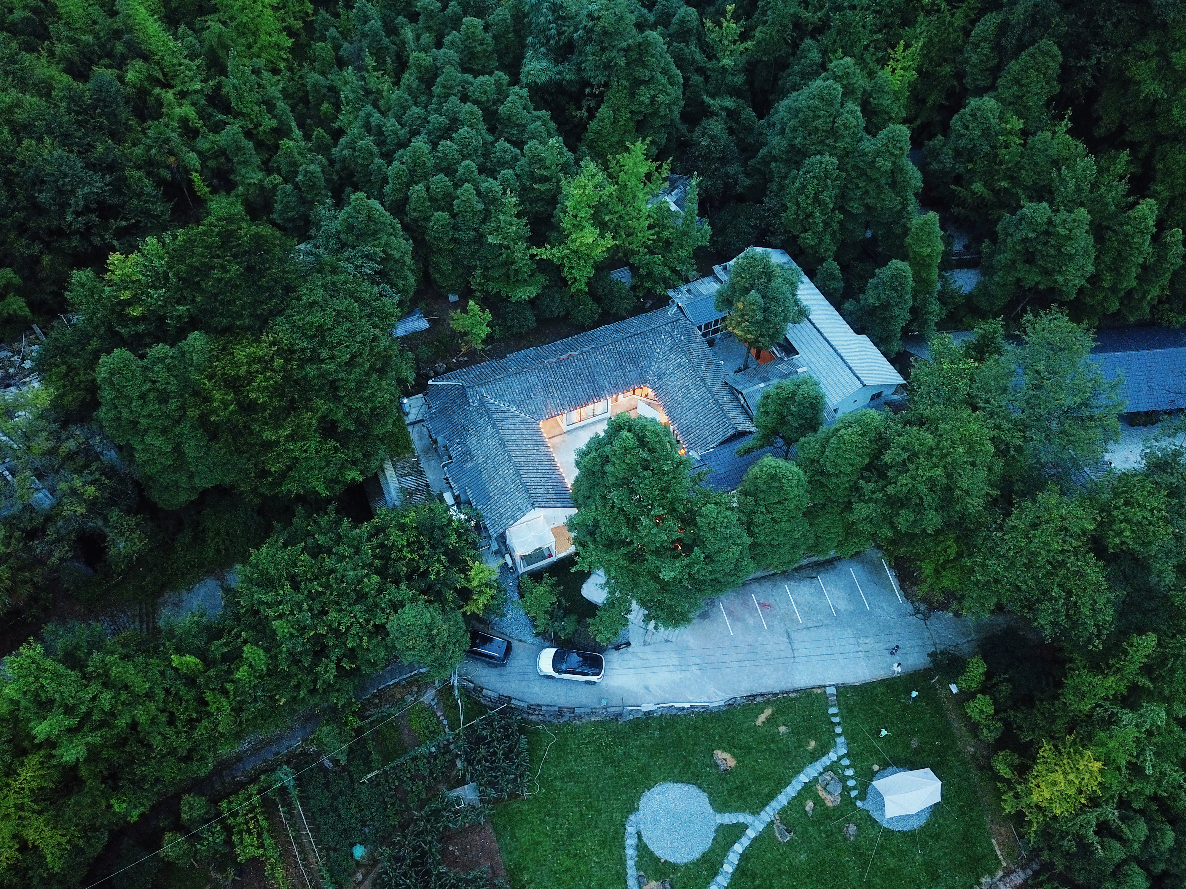 【崇州-123号院】4房温泉私汤小院，街子古镇旁、亲子乐园、投影K歌、儿童游玩滑滑梯丨海洋球池，草坪BBQ、露天电影rc