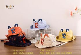 印花小熊猫盆帽