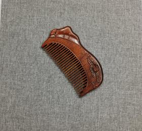 紫檀梳°牡丹旗袍