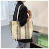 【网红爆款❗️韩版大容量单肩包】时尚简约，气质百搭❗️竖条纹休闲托特包，洋气新潮运动包包，时尚手提包斜挎包女化妆包，520七夕情人节圣诞节礼物新年礼盒年货礼盒 商品缩略图8