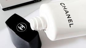  一个女人长相年轻，和这件事有很大关系 