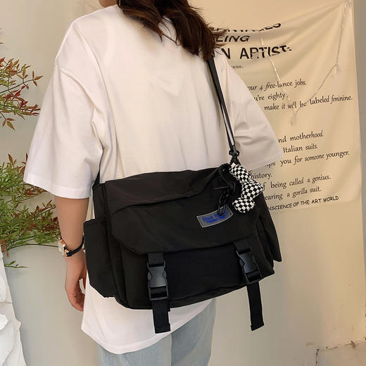 【ins工装风❗️超酷大容量斜挎包】日系男女单肩包邮差包，时尚百搭小众包包，韩版街拍休闲单肩包，520七夕情人节圣诞节礼物父亲节礼物新年礼盒年货礼盒 商品图2