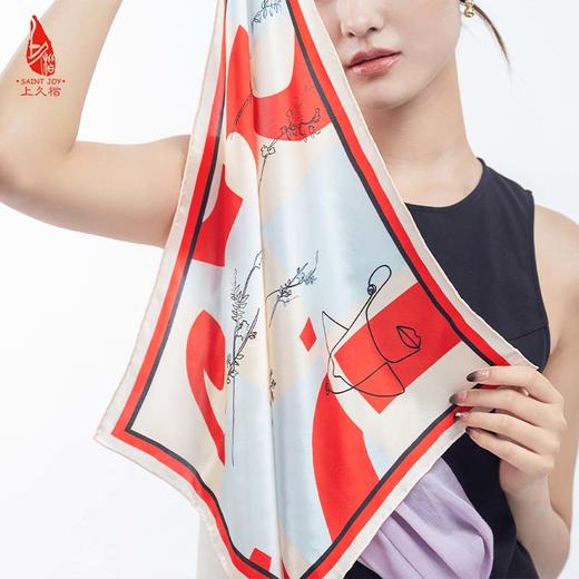 SAINTJOY/上久楷 女式真丝方巾  米红色上久佳人  FJS22005-1 商品图5