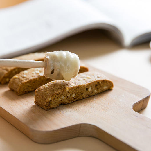 【东北特产长白山蜂蜜礼盒】长白山紫椴雪蜜礼盒装500g/罐*2  蜜中佳品 紫椴雪蜜结晶蜜蜂蜜礼盒 长白山特产 送人送长辈自留都适合 商品图4