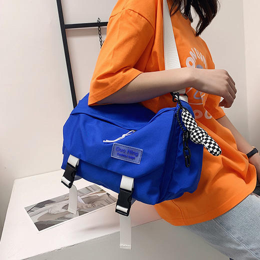 【ins工装风❗️超酷大容量斜挎包】日系男女单肩包邮差包，时尚百搭小众包包，韩版街拍休闲单肩包，520七夕情人节圣诞节礼物父亲节礼物新年礼盒年货礼盒 商品图1