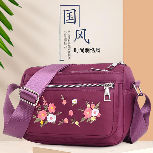 韩版刺绣中老年休闲大容量绣花民族风单肩斜跨包 商品图0