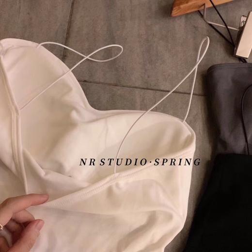 黛唯梵【舒适自在无钢圈】油画少女美背背心，抹胸带胸垫可拆，外搭内穿螺纹棉裹胸，性感小吊带 七夕情人节 商品图3