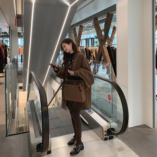 金蘑菇菇【左岸咖啡店】澳白 围巾/宽松休闲毛呢外套 商品图4