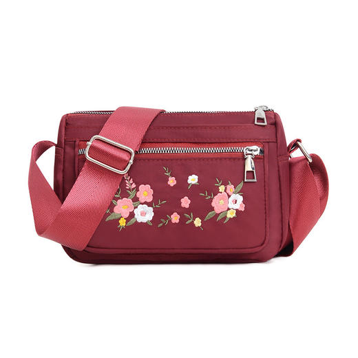 韩版刺绣中老年休闲大容量绣花民族风单肩斜跨包 商品图5