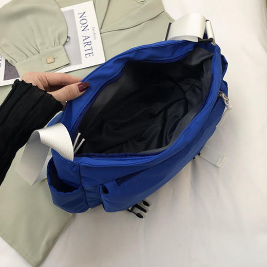 【ins工装风❗️超酷大容量斜挎包】日系男女单肩包邮差包，时尚百搭小众包包，韩版街拍休闲单肩包，520七夕情人节圣诞节礼物父亲节礼物新年礼盒年货礼盒 商品图3