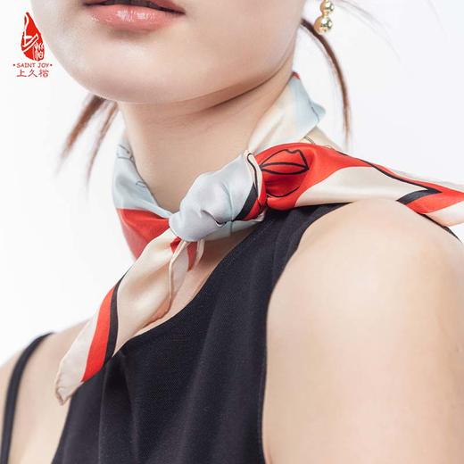 SAINTJOY/上久楷 女式真丝方巾  米红色上久佳人  FJS22005-1 商品图7