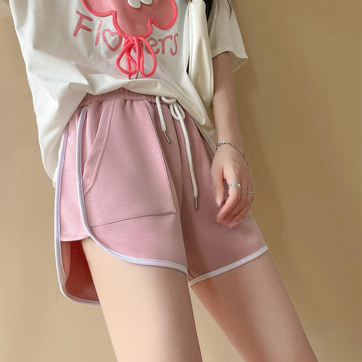 买一送一【品质包边】侧边倒三角设计三分热裤超显腿长 休闲百搭 轻薄透气 面料手感超级细腻柔软 一摸即爱！ 商品图4