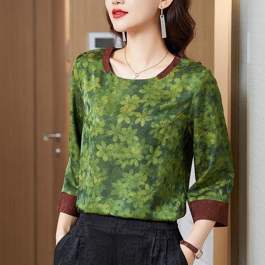 KQL422H2096  2022秋季新款七分袖圆领印花宽松上衣仿真丝桑蚕丝香云纱T恤 商品图5