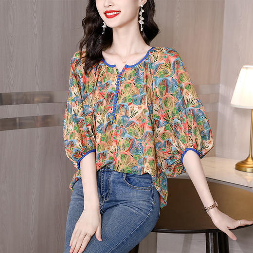 KQL439H6367  2022早秋新款宽松显瘦洋气减龄乔其纱重工印花雪纺衫上衣女 商品图1