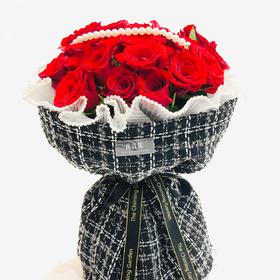 33&52支小香风红色真爱玫瑰花束