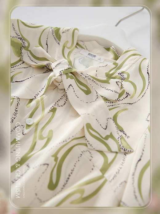 【五折购】熙世界时尚复古艺术印花衬衫女设计感洋气飘带V领上衣秋款 商品图3