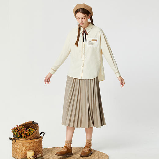 Famecoco范可儿贴布polo领衬衫女卡其色长袖早秋撞色拼接衬衣纯棉F225BH013 商品图3
