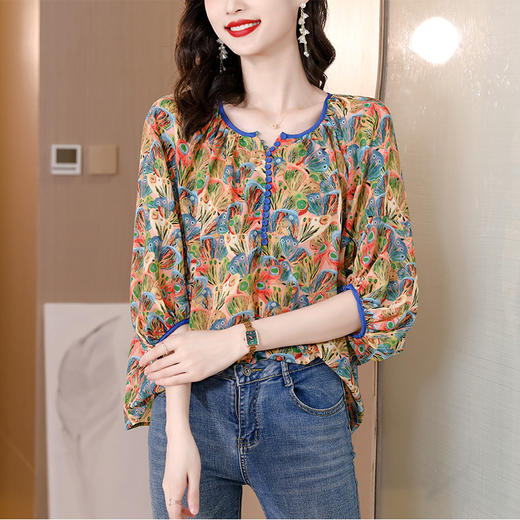 KQL439H6367  2022早秋新款宽松显瘦洋气减龄乔其纱重工印花雪纺衫上衣女 商品图3