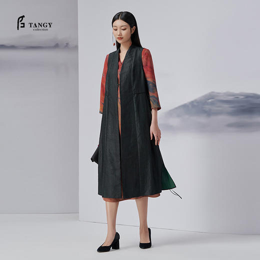 TANGY Collection/天意精品2022年秋季新品女士茛绸马夹 商品图0