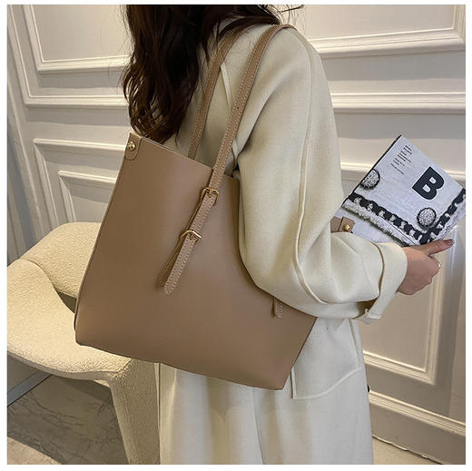 【网红爆款❗️洋气显气质托特包】软皮质感大容量手提包，时尚百搭子母单肩包，新潮高颜值斜挎包包女化妆包，520七夕情人节圣诞节礼物新年礼盒年货礼盒 商品图7