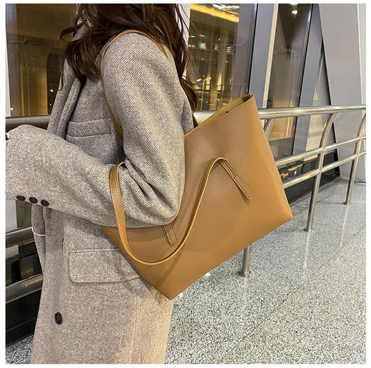 【网红爆款❗️洋气显气质托特包】软皮质感大容量手提包，时尚百搭子母单肩包，新潮高颜值斜挎包包女化妆包，520七夕情人节圣诞节礼物新年礼盒年货礼盒 商品图1