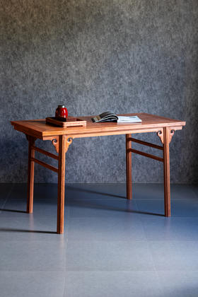 红桥红  家具严选  缅甸花梨（大果紫檀）【132 瓜棱腿云牙小画案】