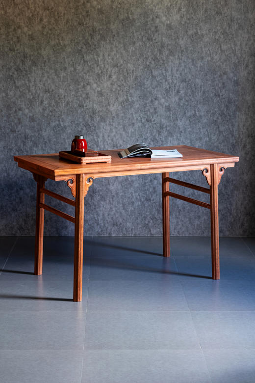 红桥红  家具严选  缅甸花梨（大果紫檀）【132 瓜棱腿云牙小画案】 商品图0