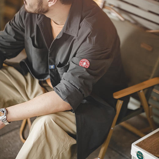 工装优选 山系深灰口袋衬衫美式休闲抗皱宽松长袖衬衣叠穿外套男秋 商品图3