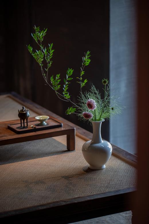 白瓷长颈瓶 花瓶 花器 商品图1