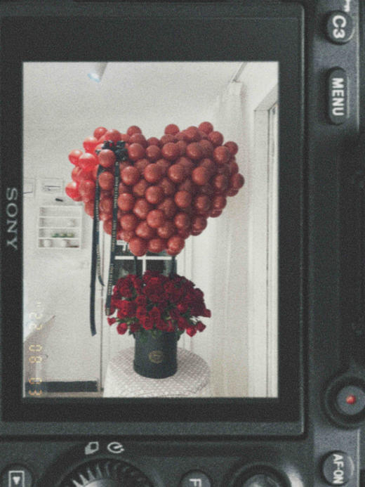 99枝红玫瑰告白爱心气球抱抱桶 商品图3