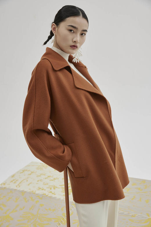 水波纹羊绒呢短款女大衣 SJF93W847N 商品图2